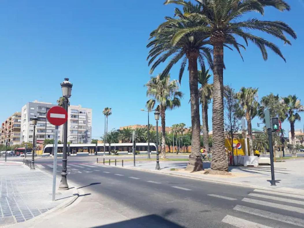 Reina Playa Valencia Exterior photo
